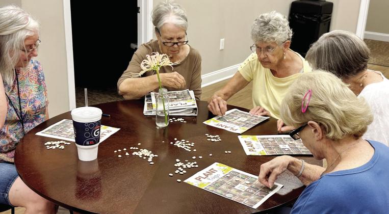 Gray Garden Club plays plant bingo