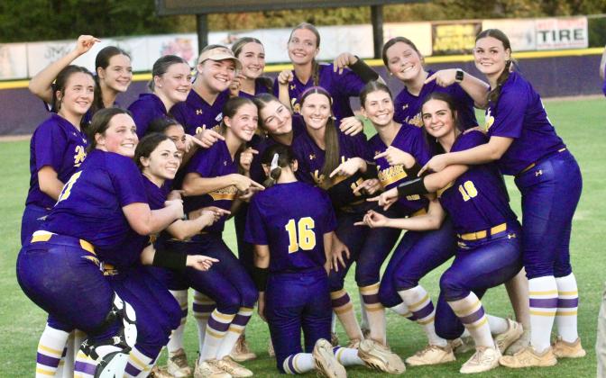 Lady Hounds are Sweet 16 bound