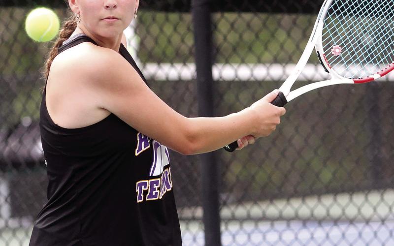 Tennis teams wrap up regular season, prepping for region tourney