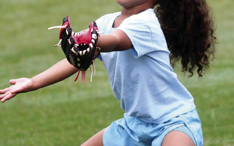 Lady Hounds welcome softball campers