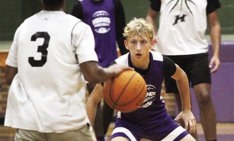 The Greyhounds and new head coach Willie Reese have gotten work in against outside competition during this month’s fall league. BRAD HARRISON/Staff