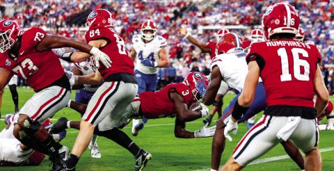 Georgia running back Nate Frazier (3) had 19 carries for 82 yards and a touchdown last year in Jacksonville. COURTESY OF UGA ATHLETICS