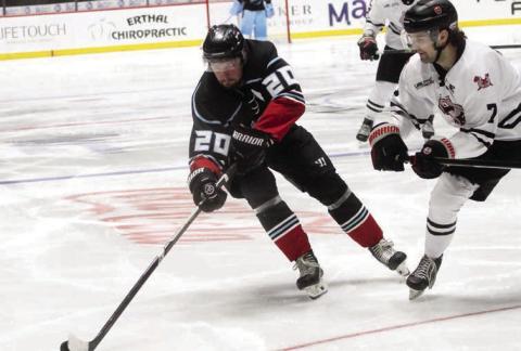 Mayhem keep pace in postseason chase