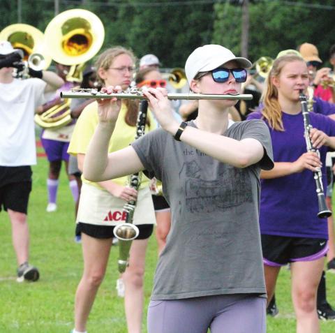 Marching Greyhounds brave the heat to prepare