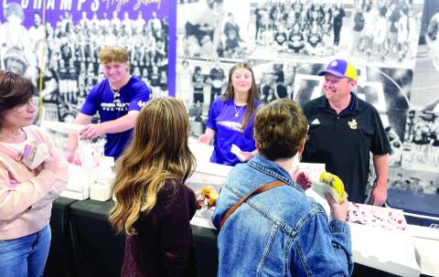 JCHS hosts annual senior-parent breakfast