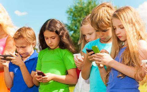 Legislation to ban cellphones in Georgia schools takes one more step toward becoming law