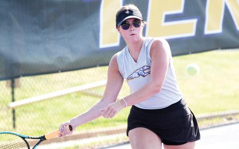Lady Hounds advance in state tennis tournament