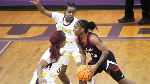 The Lady Hounds suffocated Putnam County in the second quarter on Saturday, holding them to two points. BRAD HARRISON/Staff