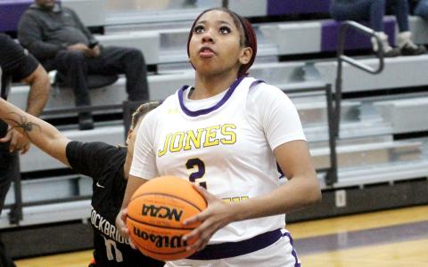 Lady Hounds playing for region title on Friday 