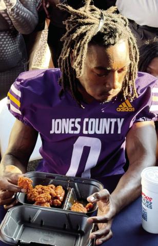 Community pep rally fires up Greyhound spirit