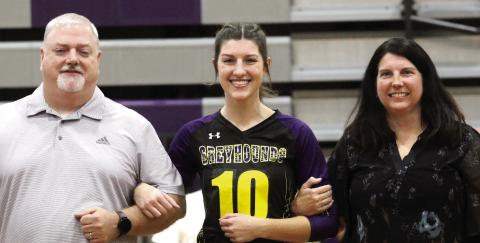 Volleyball seniors honored