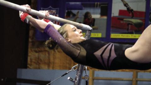 Clark, Barfield lead Gym Hounds to third-place finish