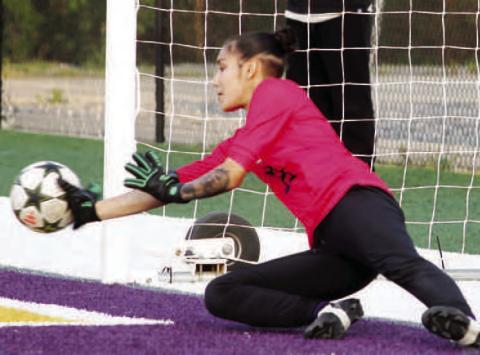 Lady Hounds fall in penalty kicks, to enter postseason as third seed