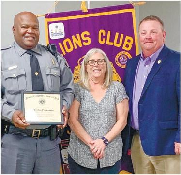 Officer of the Year Gray Police Officer Thaxton Pennamon (left) with Lions Club President Denise Curry Thompson and Gray Police Chief Adam Lowe. Not pictured is Gray Fire hter of the Year Sgt. Brandon G. Perry. The st responders were honored Dec. 8 during the Jones County Lions Club’s annual Ocers of the Year recognition ceremony. PHOTOS CONTRIBUTED