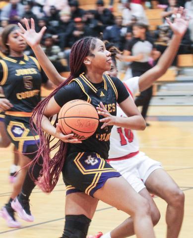Destinee Dumas glides in for a layup against the Patriots. BRAD HARRISON/Staff