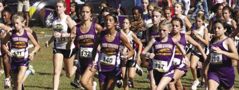 Jones County’s middle school runners lead the pack as Saturday’s race begins. BRAD HARRISON/Staff