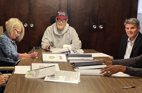 Mayor Ed Barbee (center) attend at the Oct. 16 meeting of City Committees. The mayor drove himself to the meeting with the aid of his electric wheel chair. DEBBIE LURIE-SMITH/Staff