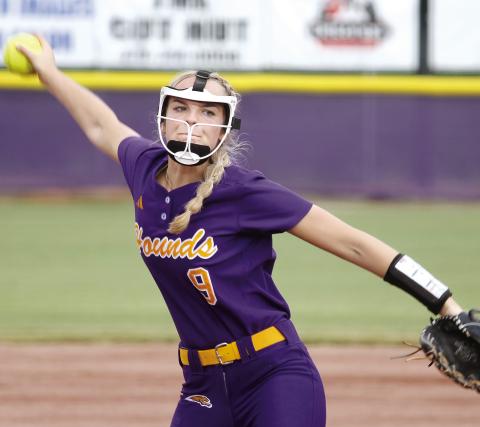 Lady Hounds keeping short memory as region race accelerates