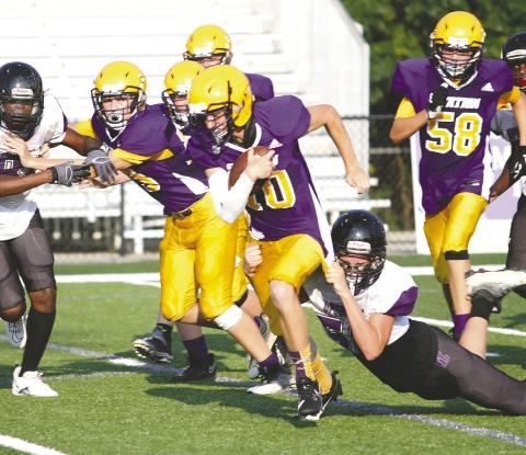 Gray Station’s offense was able to move the ball against Upson Lee, scoring 20 points. BRAD HARRISON/Staff