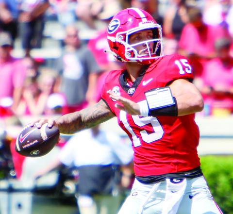 Beck ties single-game TD pass record in Tennessee Tech win