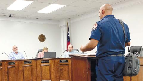 Jason Moss appeals to Jones County Commissioners in 2023 about his three dogs that were previously deemed as dangerous. DEBBIE LURIE-SMITH/Staff