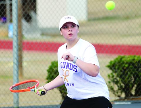 Netters continue home slate in match against GMC