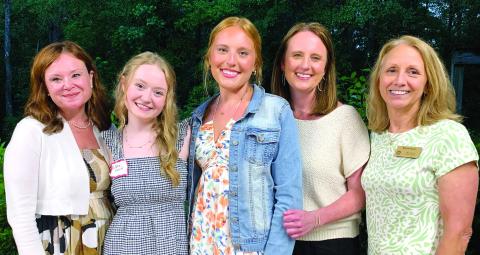 Pilot Club awards scholarships
