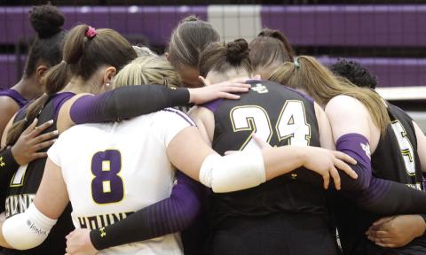 Volley Hounds close out summer with team camp, scrimmages