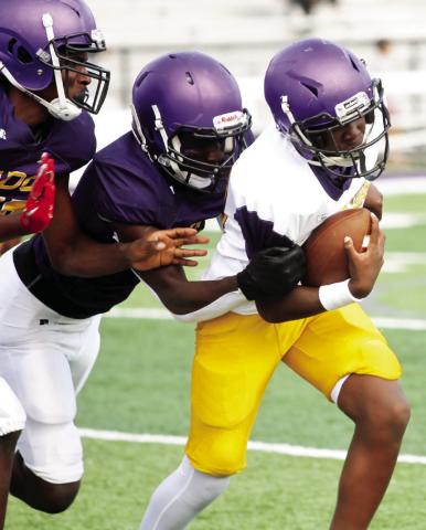 Early lead spurs Gray Station past Clifton Ridge