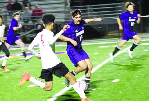 The Greyhounds fell 5-1 to Warner Robins on Friday. BRAD HARRISON/Staff