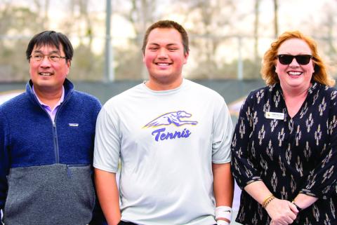 Tennis seniors recognized