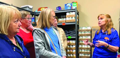 Pilot Club donates to food pantry