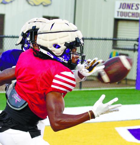 The Greyhounds’ spring practices have included offensive and defensive units going against one another. BRAD HARRISON/Staff