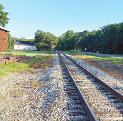 The Ocmulgee-Piedmont Scenic Byway follows the railroad tracks up Highway 11 before turning toward Juliette. DEBBIE LURIE-SMITH/Staff ay follows the railroad