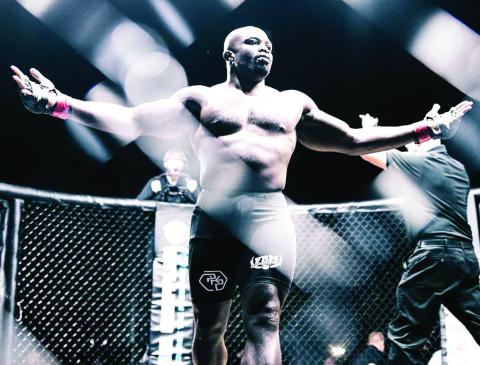 Finney stays unbeaten with walk-off TKO