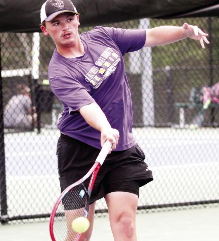 Tennis teams wrap up regular season, prepping for region tourney